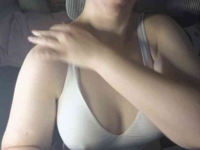 PassionateMommy webcam