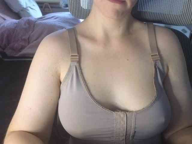 PassionateMommy webcam