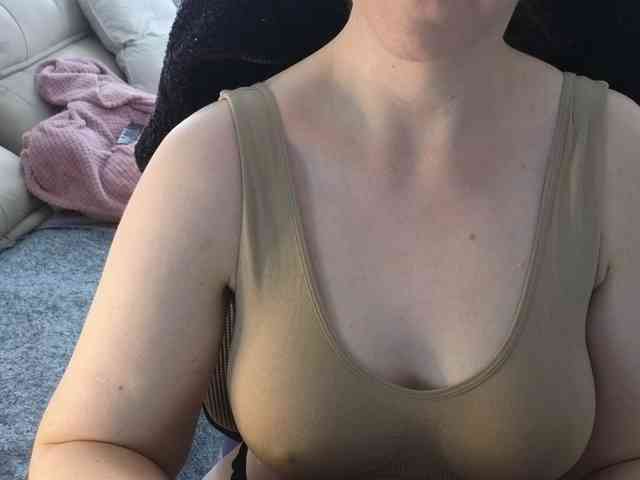 PassionateMommy webcam