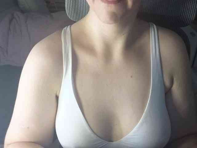 PassionateMommy webcam