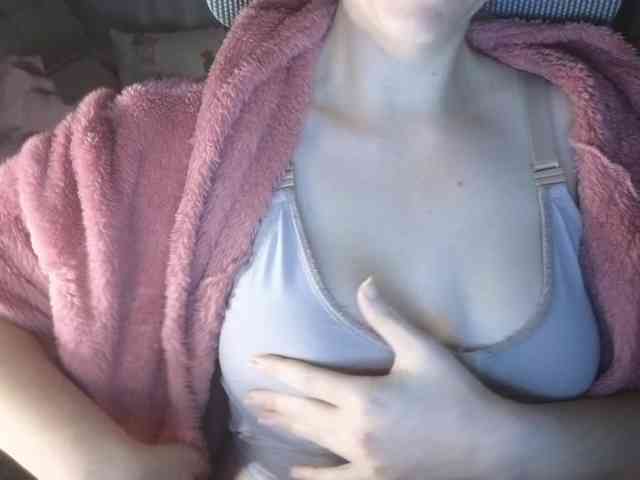 PassionateMommy webcam