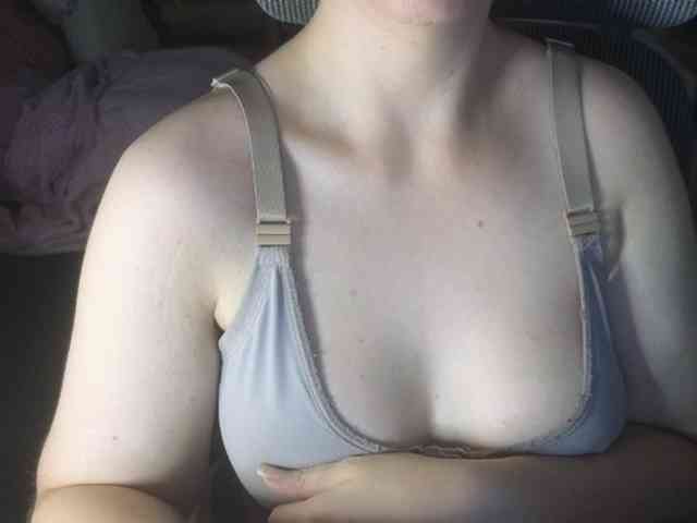 PassionateMommy webcam