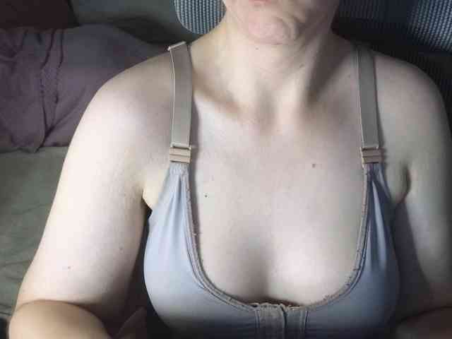 PassionateMommy webcam