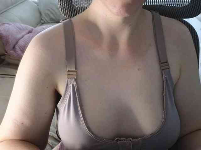 PassionateMommy webcam