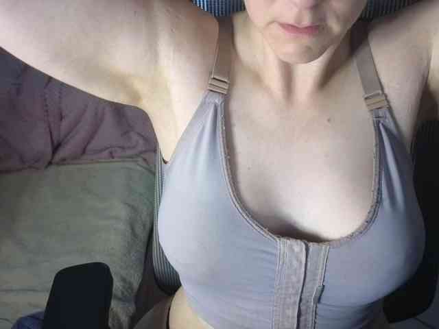 PassionateMommy webcam