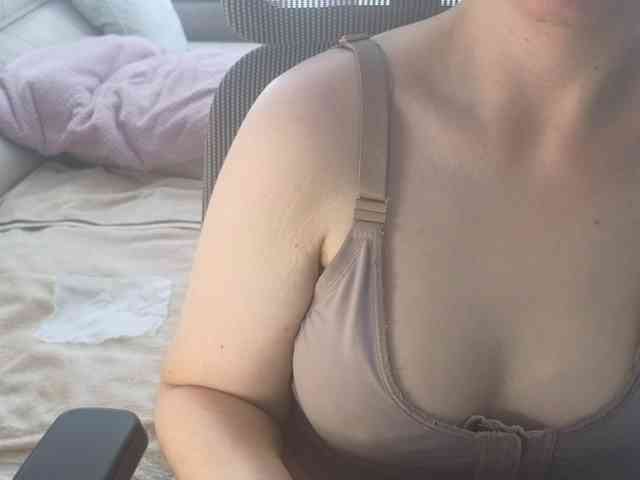 PassionateMommy webcam