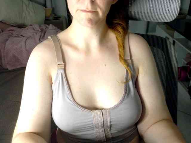 PassionateMommy webcam