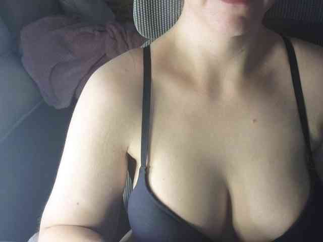 PassionateMommy webcam