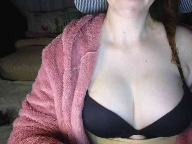 PassionateMommy webcam