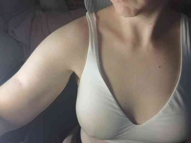 PassionateMommy webcam