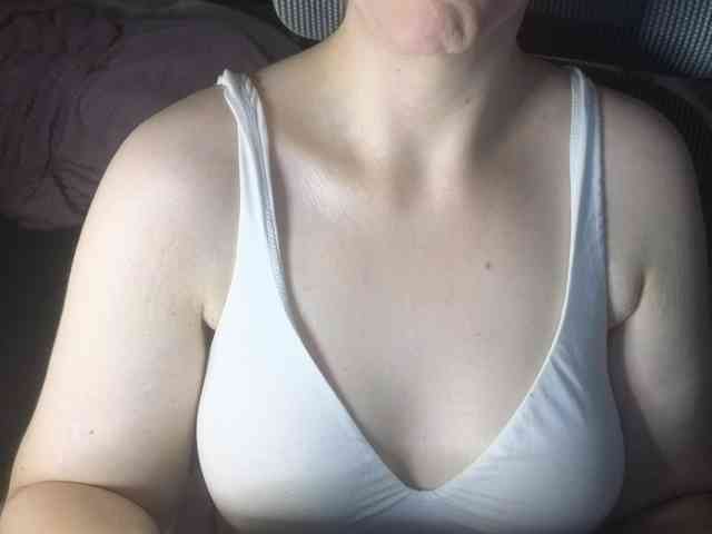 PassionateMommy webcam