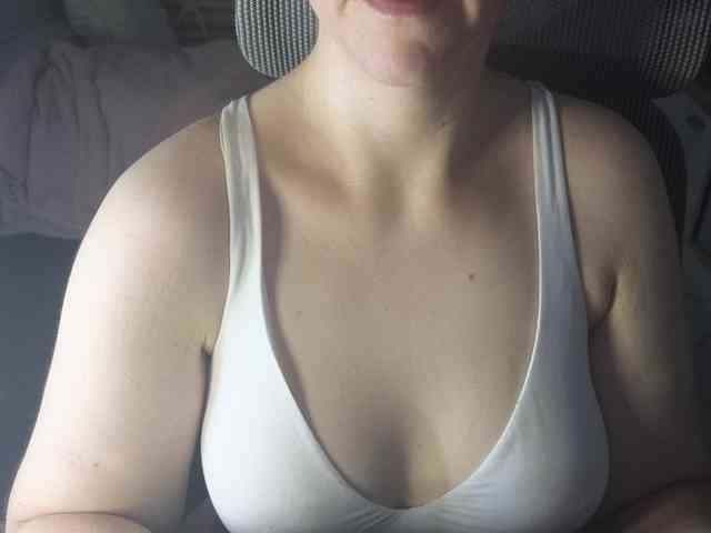 PassionateMommy webcam