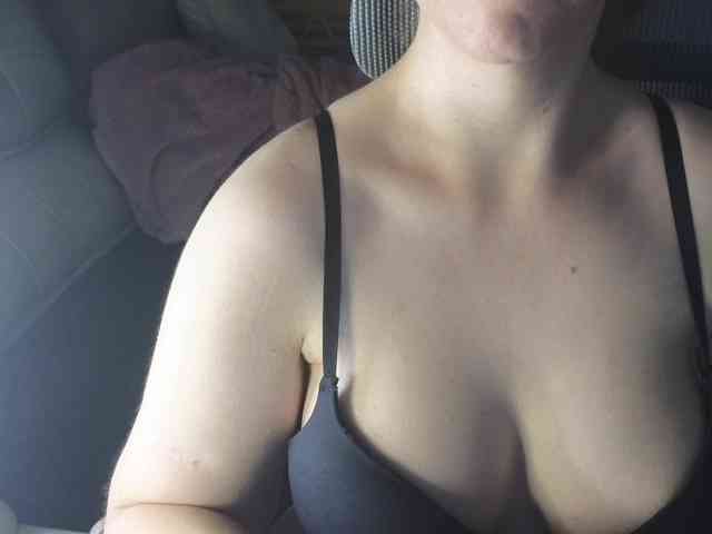 PassionateMommy webcam