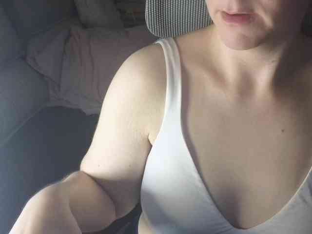 PassionateMommy webcam