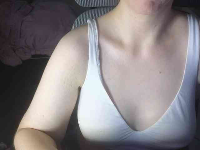 PassionateMommy webcam