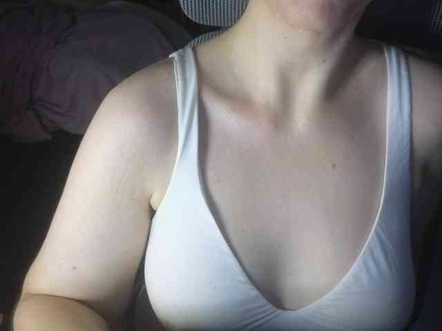 PassionateMommy webcam