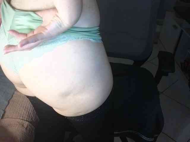 PassionateMommy webcam