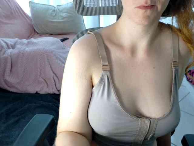 PassionateMommy webcam