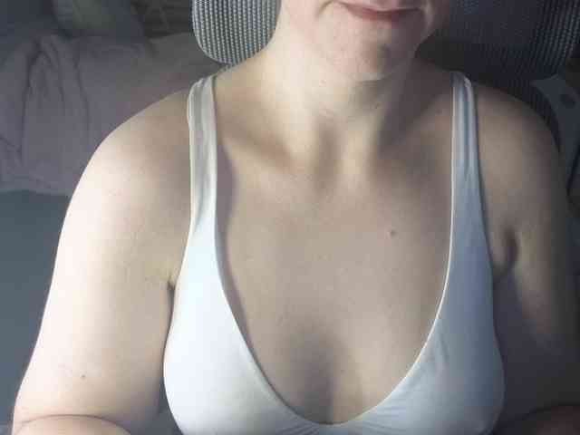 PassionateMommy webcam