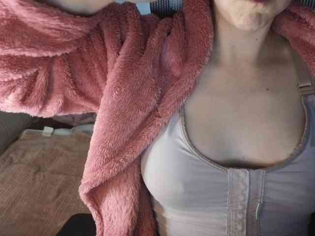 PassionateMommy webcam