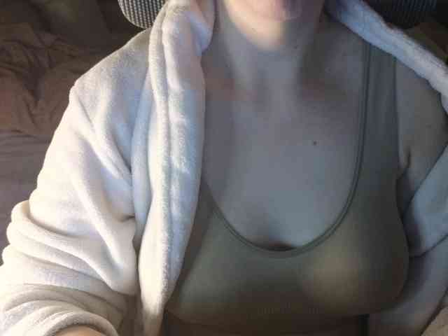 PassionateMommy webcam