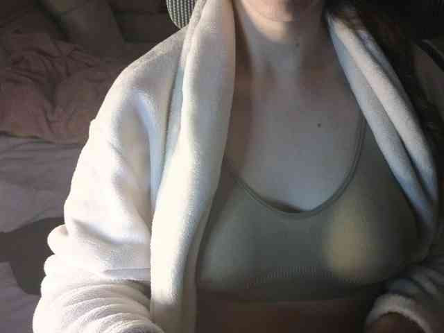 PassionateMommy webcam
