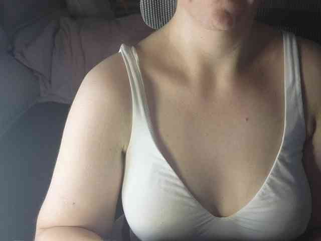 PassionateMommy webcam