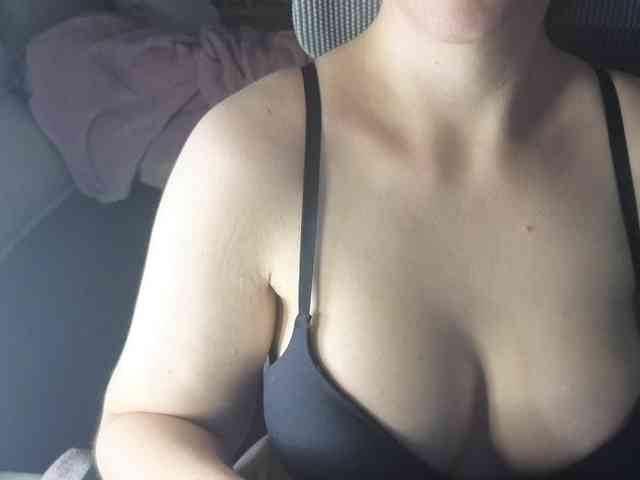 PassionateMommy webcam