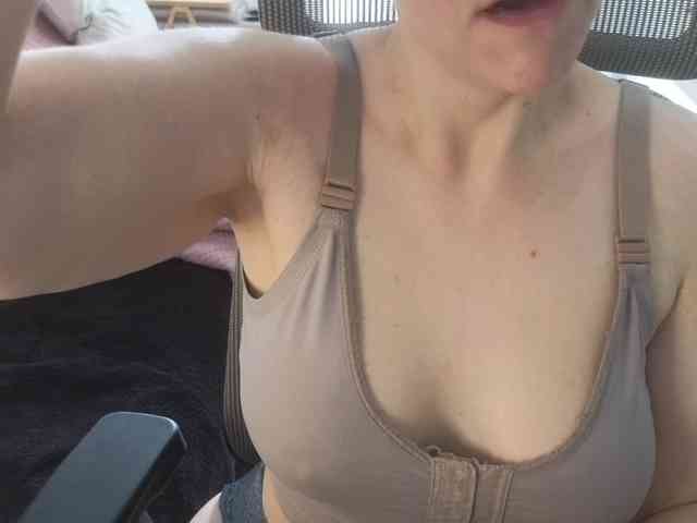 PassionateMommy webcam