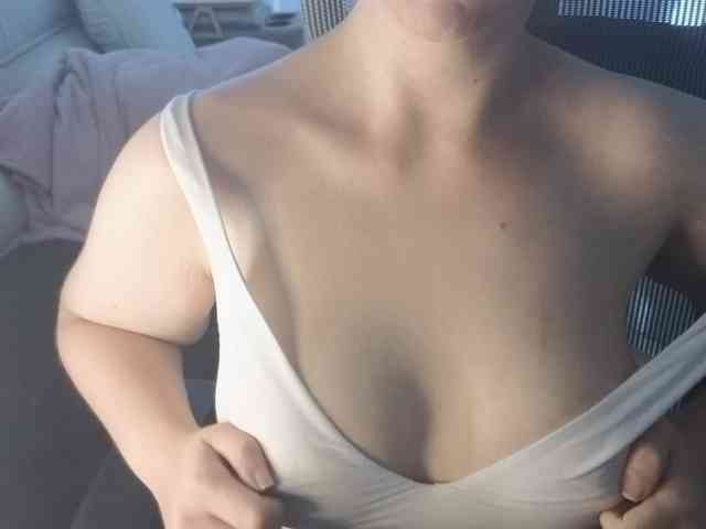 PassionateMommy webcam