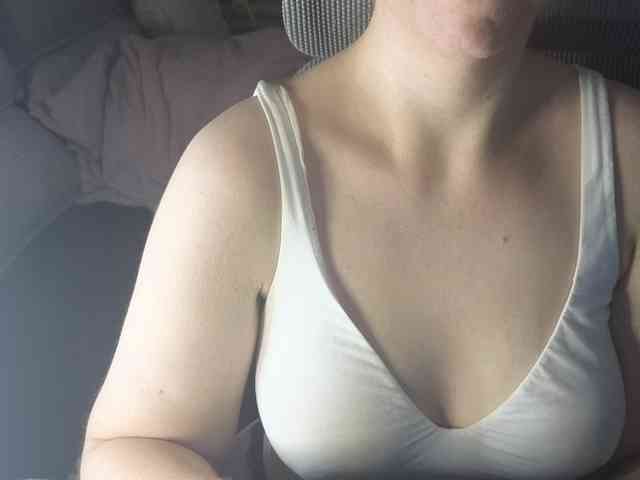 PassionateMommy webcam