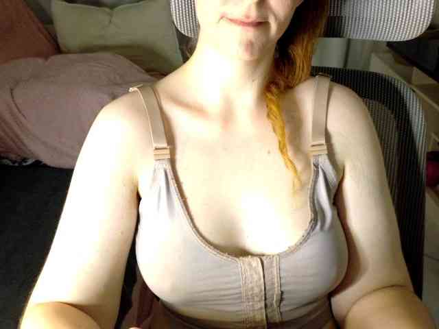 PassionateMommy webcam