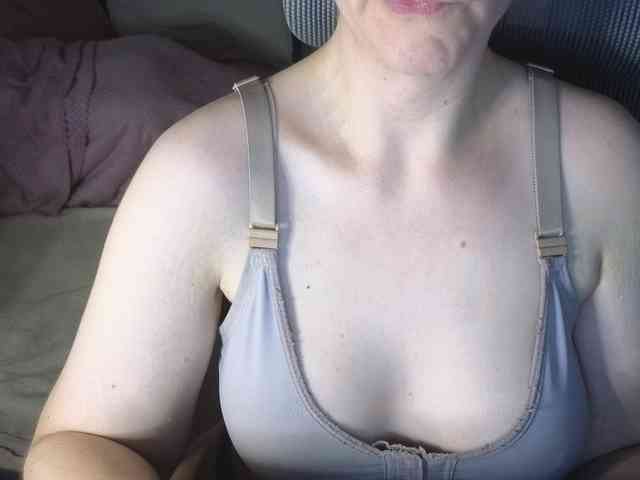 PassionateMommy webcam