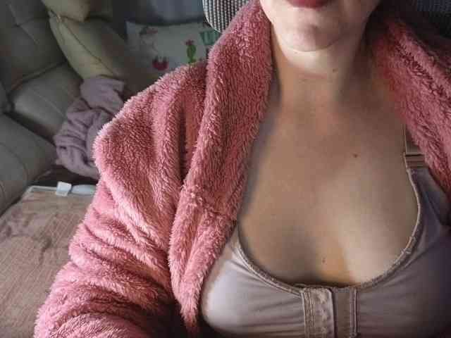 PassionateMommy webcam