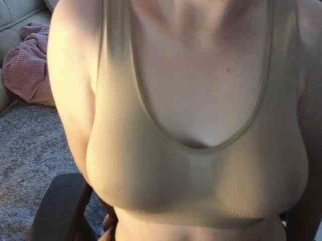 PassionateMommy webcam