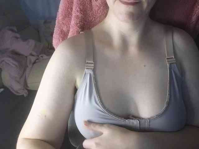 PassionateMommy webcam