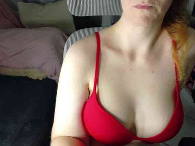 PassionateMommy webcam