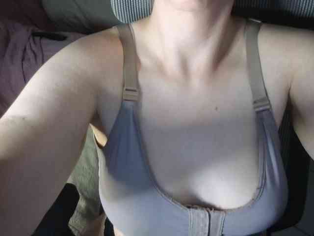 CreamyWoman Live Webcam on BongaCams