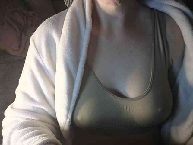 PassionateMommy webcam