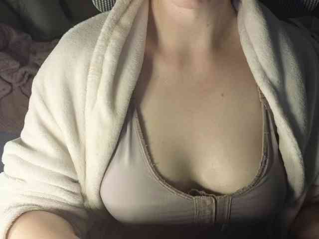 PassionateMommy webcam