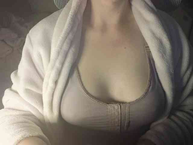 PassionateMommy webcam