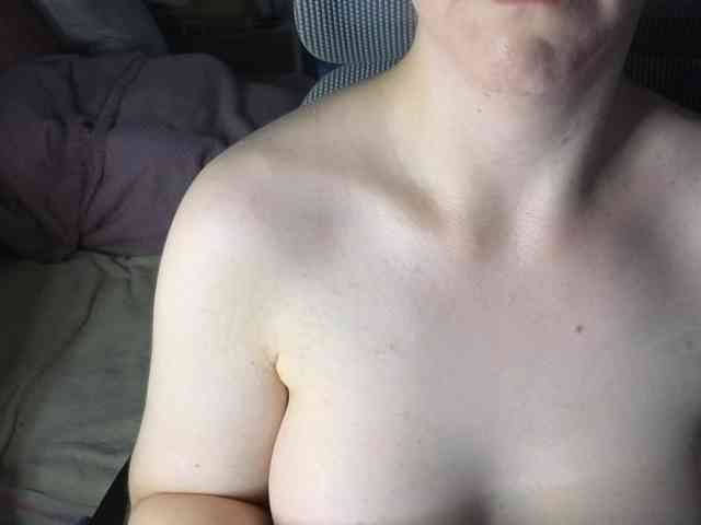 PassionateMommy webcam