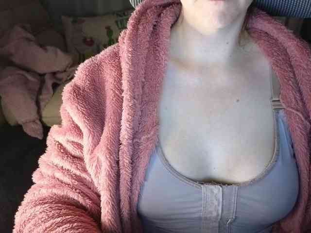 PassionateMommy webcam