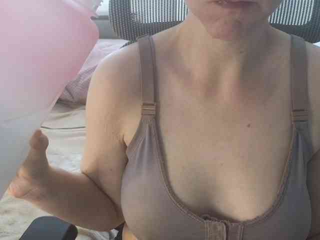 PassionateMommy webcam