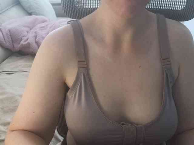 PassionateMommy webcam