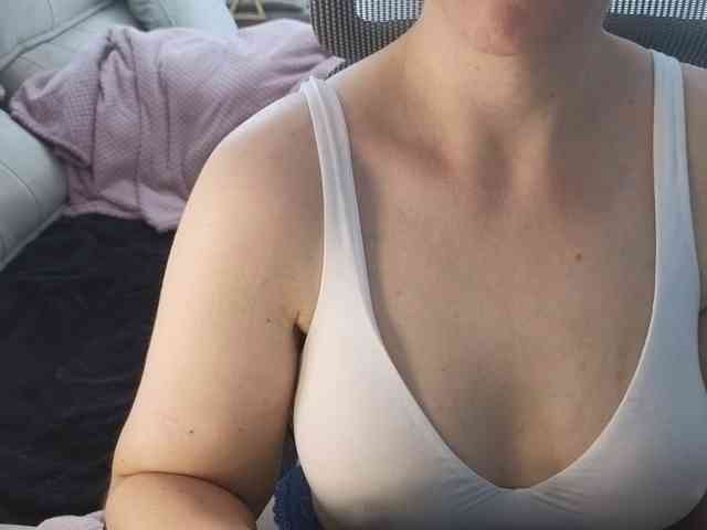 PassionateMommy webcam