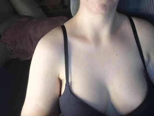 PassionateMommy webcam