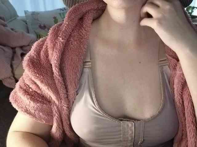 PassionateMommy webcam