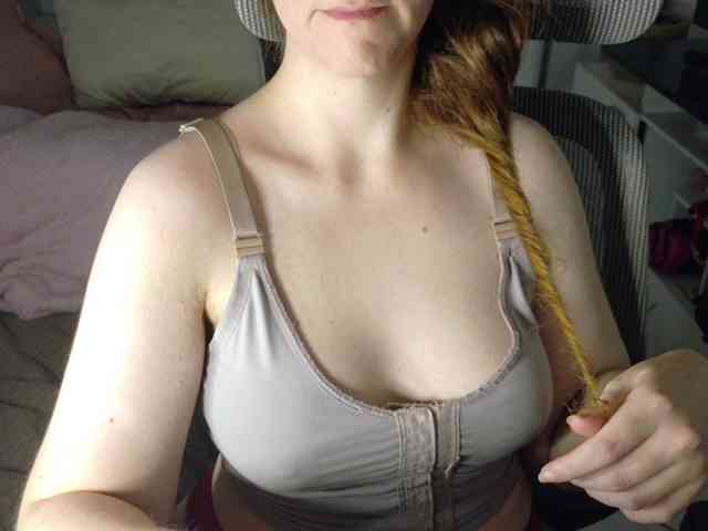 PassionateMommy webcam