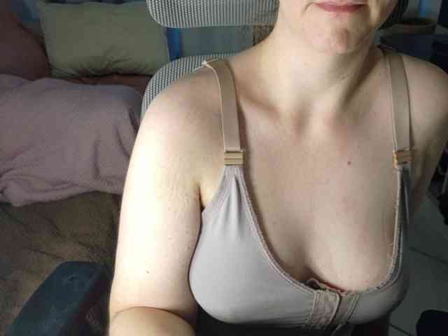 PassionateMommy webcam